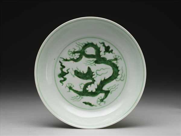 綠彩雲龍紋盤