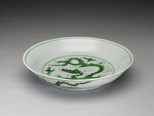 綠彩雲龍紋盤