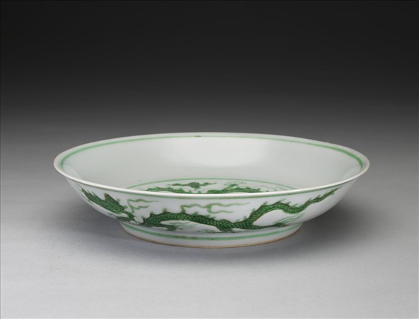 綠彩雲龍紋盤