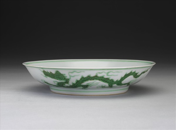 綠彩雲龍紋盤