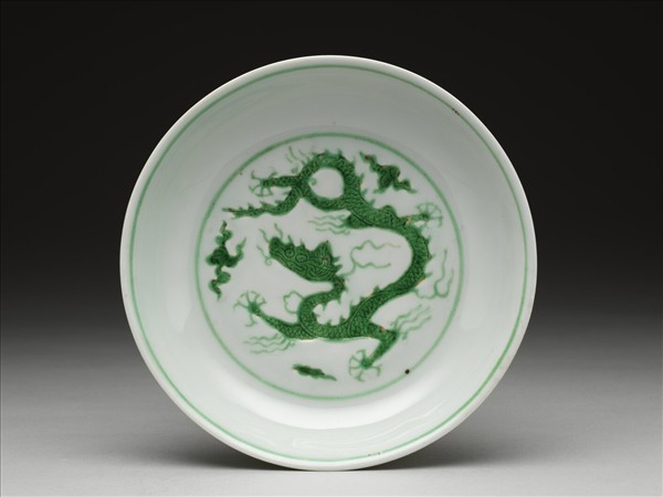 綠彩雲龍紋盤