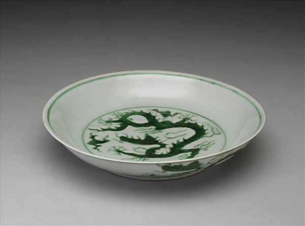 綠彩雲龍紋盤