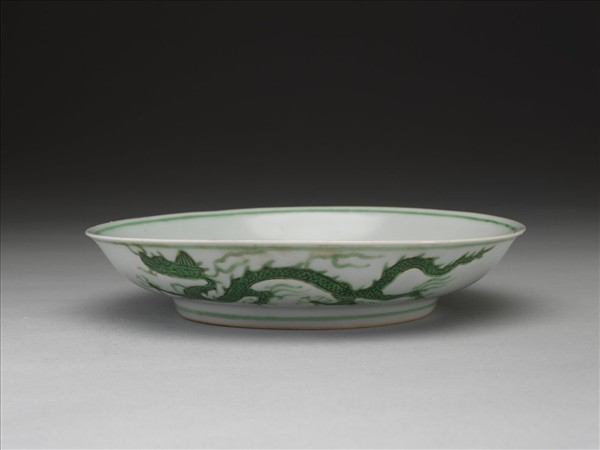 綠彩雲龍紋盤