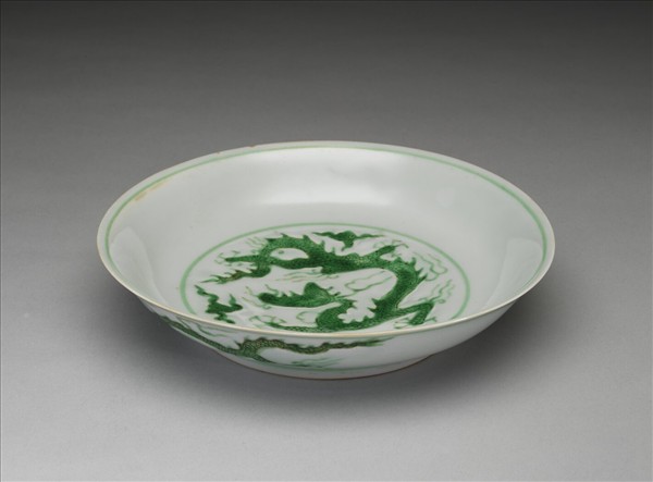 綠彩雲龍紋盤