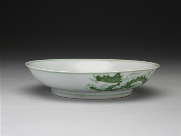 綠彩雲龍紋盤