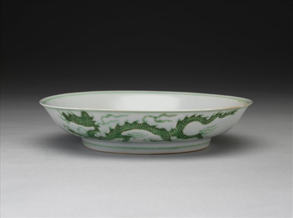 綠彩雲龍紋盤