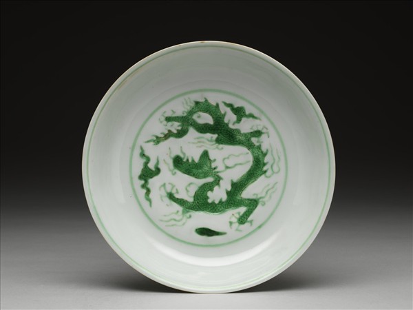 綠彩雲龍紋盤