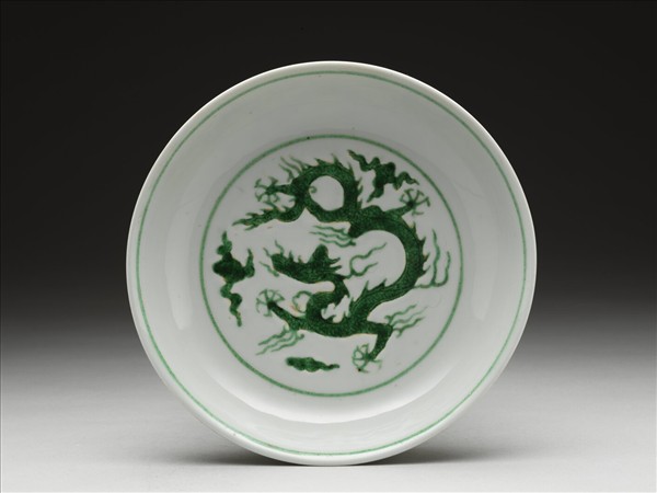 綠彩雲龍紋盤