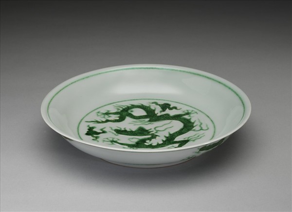綠彩雲龍紋盤