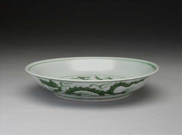 綠彩雲龍紋盤