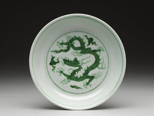 綠彩雲龍紋盤