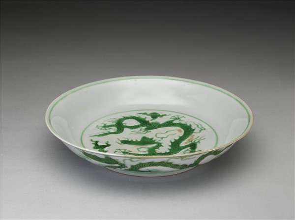 綠彩雲龍紋盤