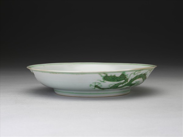 綠彩雲龍紋盤