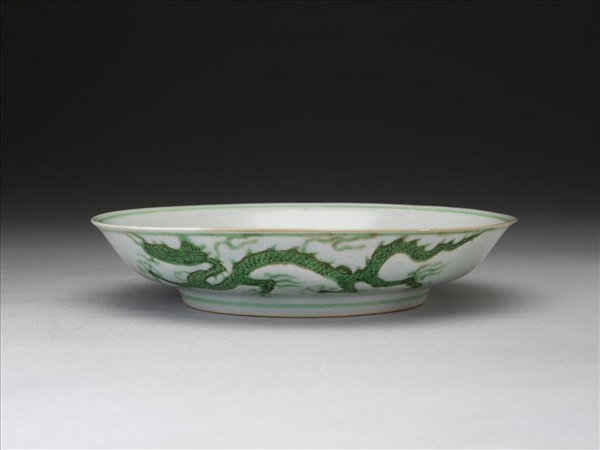 綠彩雲龍紋盤