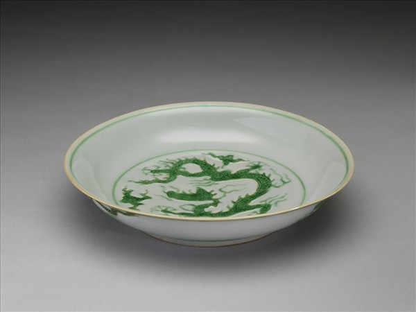 綠彩雲龍紋盤