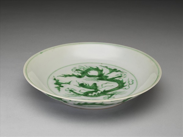 綠彩雲龍紋盤