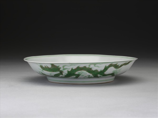 綠彩雲龍紋盤
