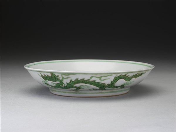 綠彩雲龍紋盤
