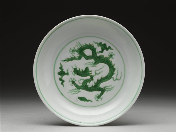 綠彩雲龍紋盤