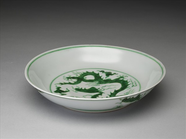 綠彩雲龍紋盤