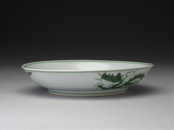 綠彩雲龍紋盤