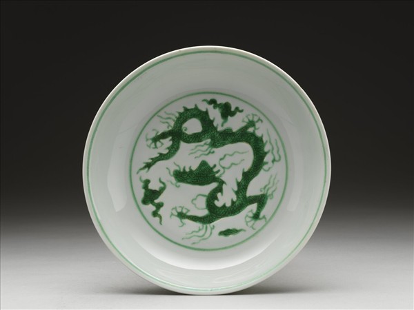 綠彩雲龍紋盤