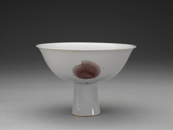 釉裡紅三果暗龍紋高足碗