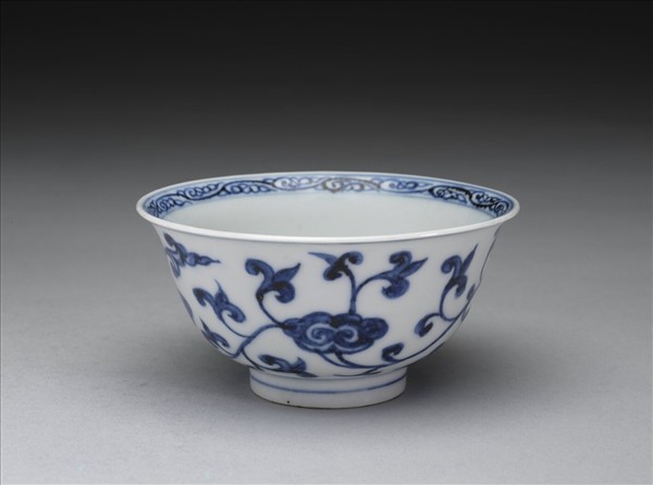 青花靈芝紋碗