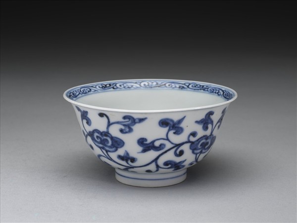 青花靈芝紋碗