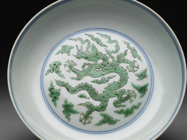 官窯 青花綠彩龍文盤