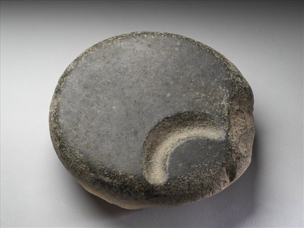 月紋石器