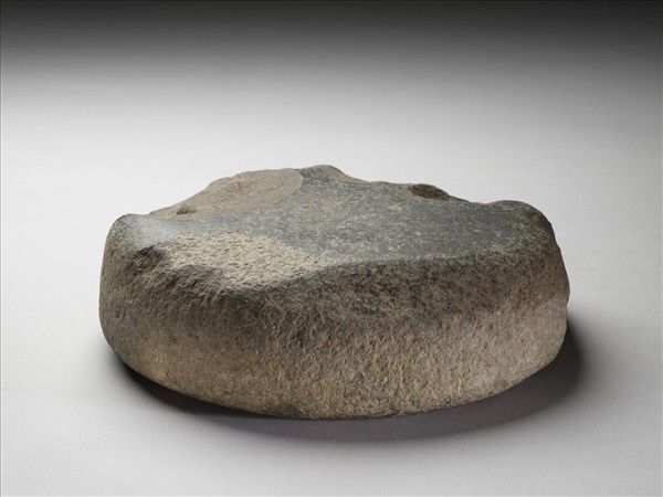 月紋石器