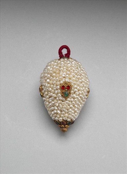 緝米珠嵌寶石回鈕（一組4個）