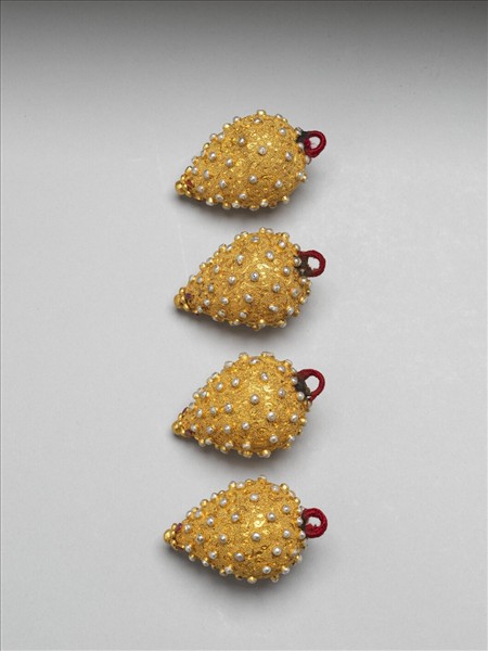 包金鑲米珠回鈕