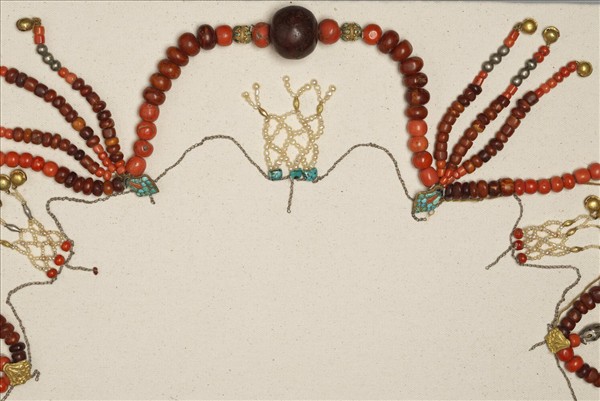 珊瑚蜜蠟寶石米珠纓絡