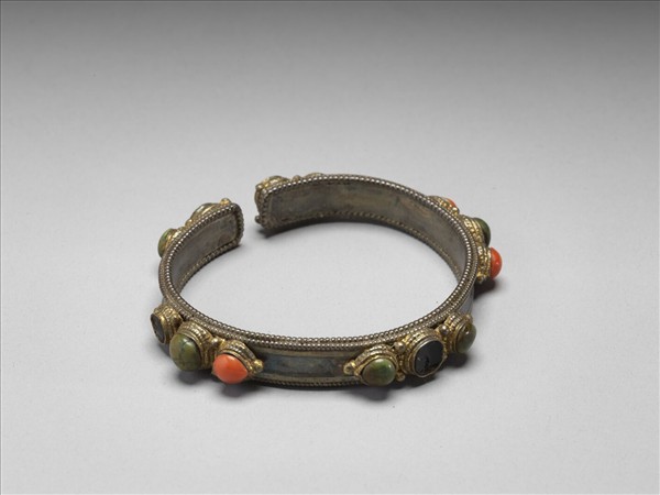 銀嵌珊瑚松石手鐲