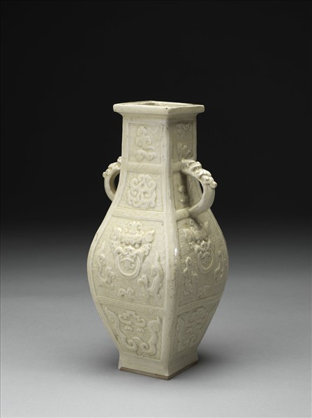 定窯 白瓷獸面紋雙耳方壺