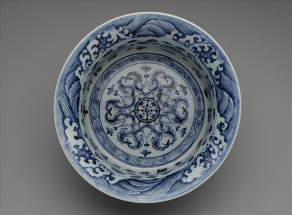 青花波濤花卉紋折沿洗