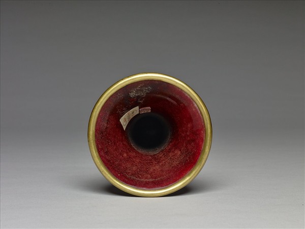 霽紅釉觚