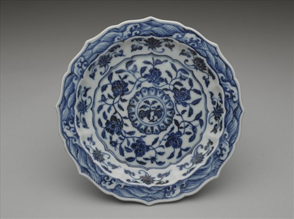 青花花卉紋葵花式盤