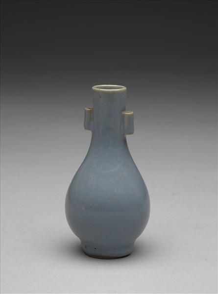 廣窯 天藍釉貫耳瓶