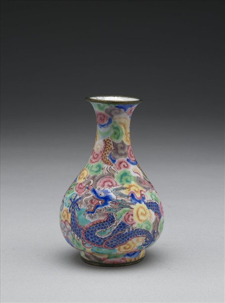 銅胎畫琺瑯雲龍戲珠玉壺春瓶