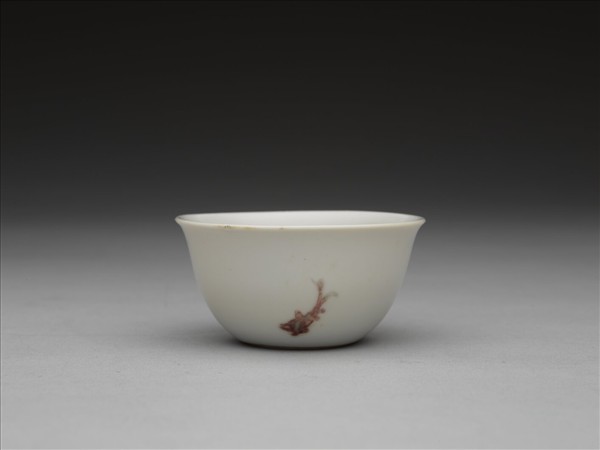 釉裡紅三魚紋杯