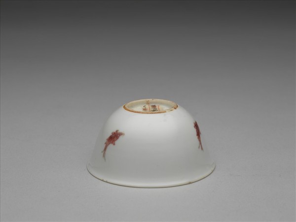 釉裡紅三魚紋杯