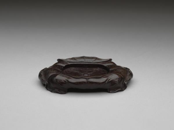 玉痕都斯坦式海棠花形洗