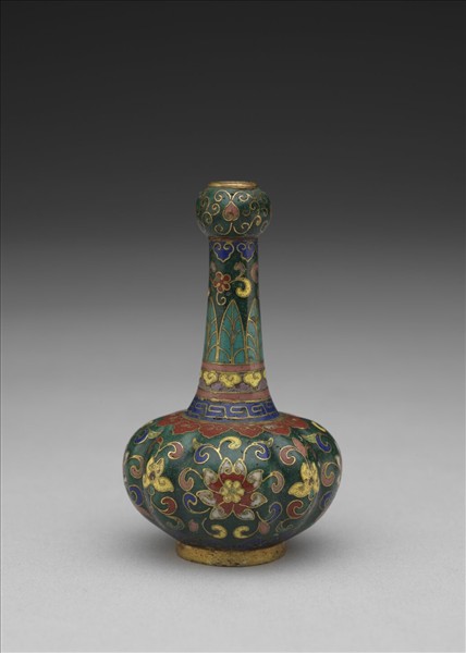 掐絲琺瑯五彩轉枝花蒜頭瓶