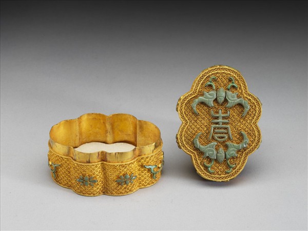 鍍金嵌松石福壽如意式盒