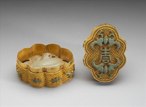 鍍金嵌松石福壽如意式盒