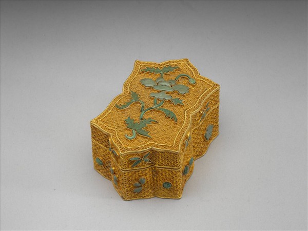 鍍金嵌松石花六角盒