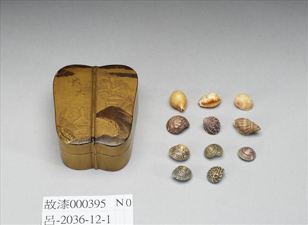 山水蒔繪宮扇形盒